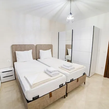 Villa Jelena With Private Pool - Lapcici *