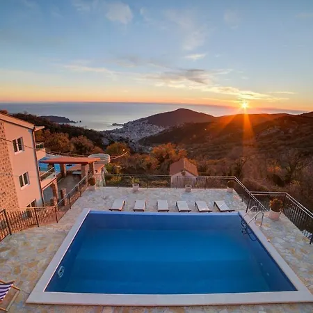 Jelena With Private Pool - Lapcici Villa Budva