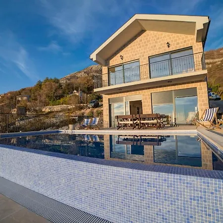 Jelena With Private Pool - Lapcici Villa *